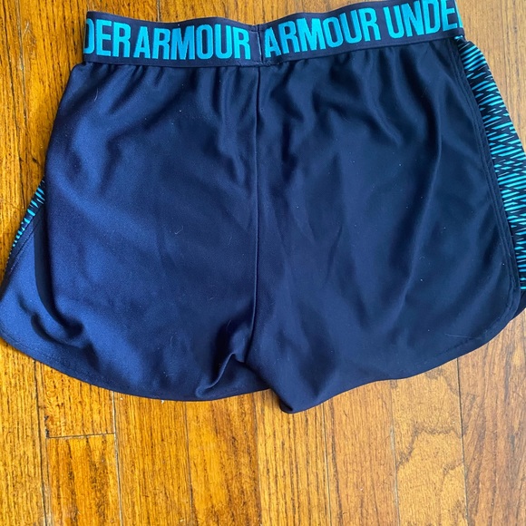 Under armour juniors athletic style shorts - Picture 2 of 5
